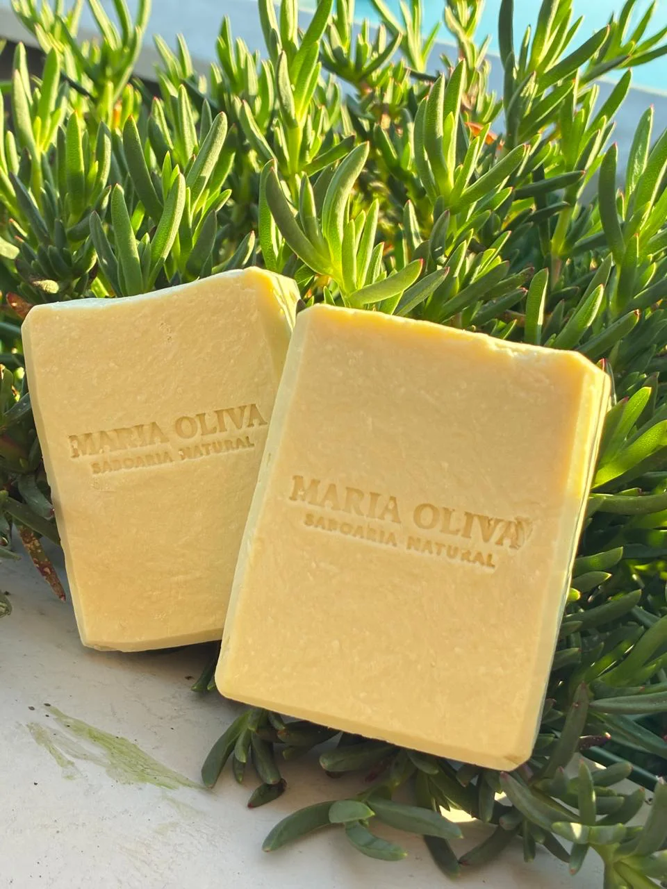 Sabonetes naturais Maria Oliva Saboaria Natural, gravados à mão, na Feira Criativa Jurerê