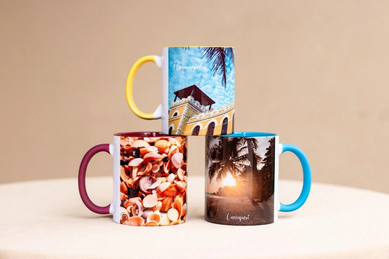 Caneca alça e interior colorida